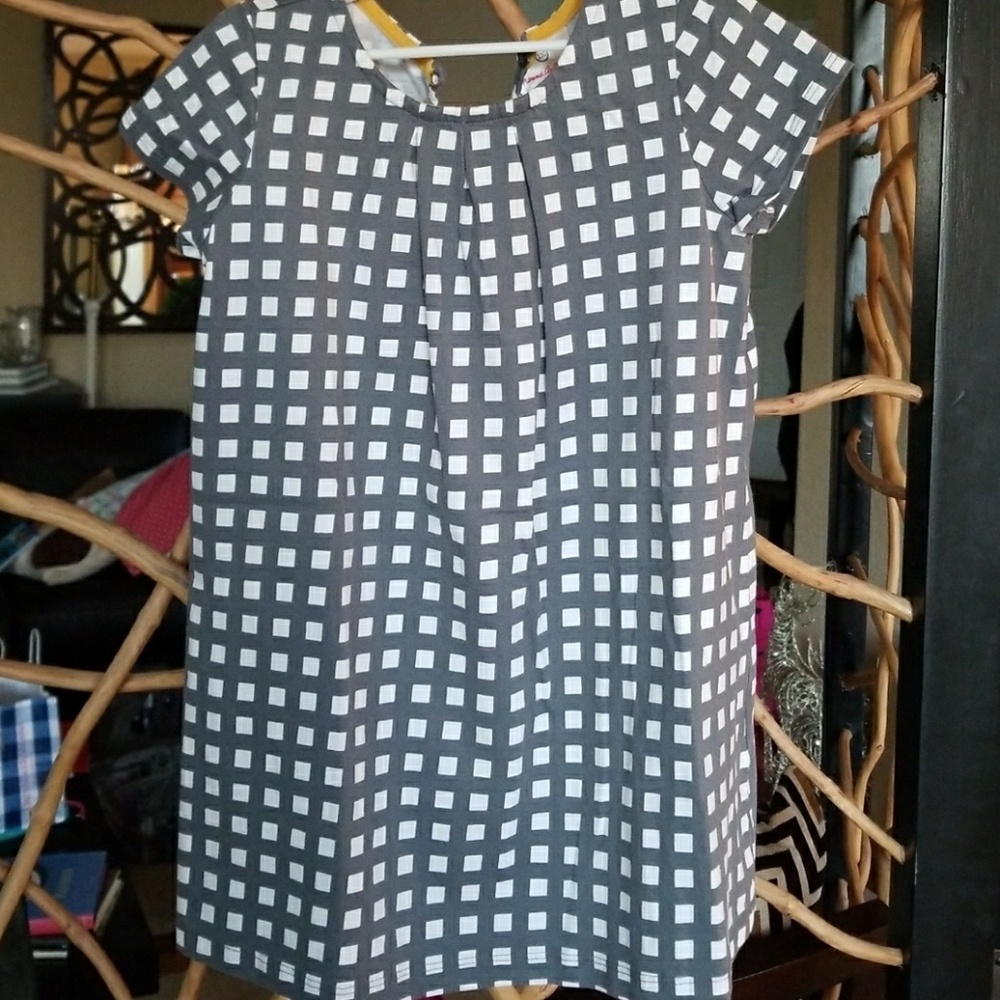 EUC Girl's Hanna Andersson Grey White Dress sz 5-6